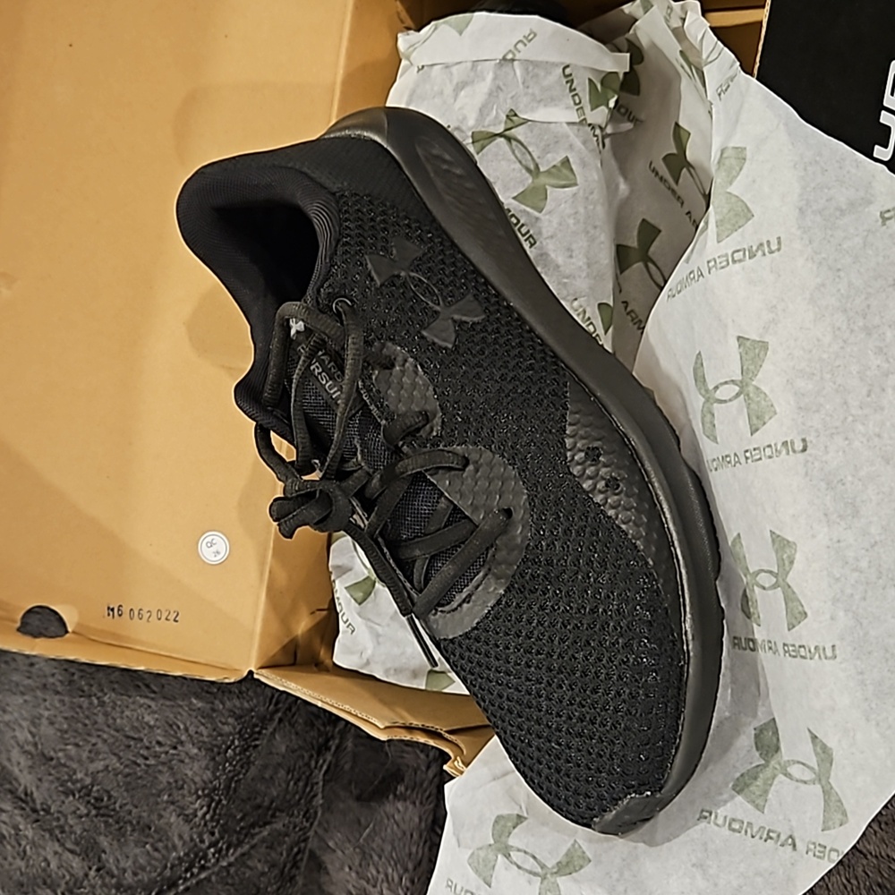 NWT Under Armour men's shoes